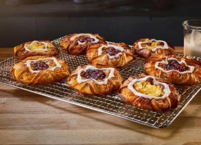 طرز تهیه شیرینی دانمارکی در ماکروفر؛ مرحله به مرحله طرز تهیه شیرینی دانمارکی در ماکروفر؛ مرحله به مرحله